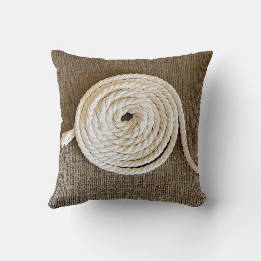 茶色の装飾用クッションとコイル巻きホワイトロープ クッション (裏面)