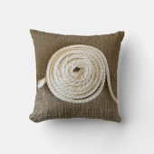 茶色の装飾用クッションとコイル巻きホワイトロープ クッション (正面)