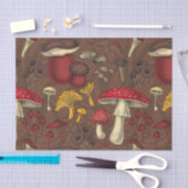 茶色の野生のキノコ 薄葉紙 (クラフト)