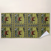 茶色の馬が縁ど同じイメージで放牧し ビーチタオル (正面)