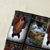 茶色の馬の写真コラージュ ビーチタオル (インサイチュ)