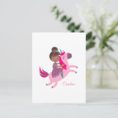 茶色の髪の可愛い少女がユニコーンに乗っている ポストカード (スタンド正面)