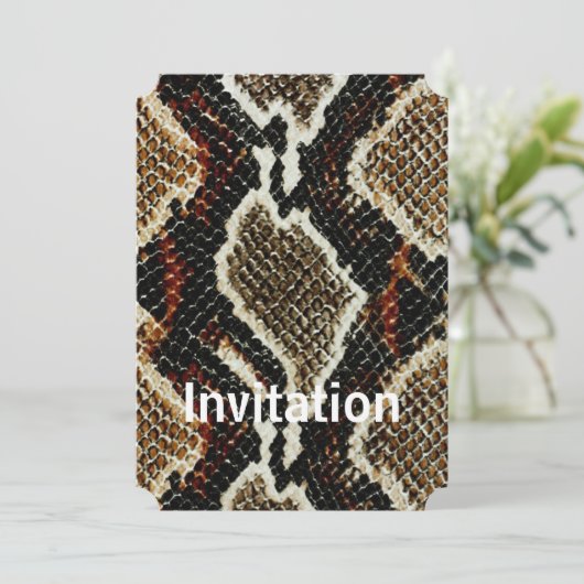 茶色の黒い赤いアニマルプリントの皮 招待状 (スタンド正面)
