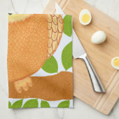 茶色よくはしゃぐフクロウ鳥ウッドランドイラストレーション キッチンタオル (四つ折り)