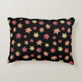 茶色エレガントの赤い紅葉パターン | アクセントクッション (裏面)