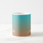 茶色パーソナライズされたと青グラデーションの コーヒーマグカップ (中央)