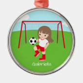 茶色パーソナライズされた髪サッカー女子クリスマス メタルオーナメント (正面)