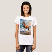 茶色素晴らしの馬がビーチに Tシャツ (正面フル)