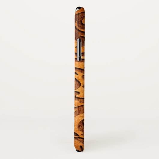 茶色素朴の木フェイク材フローラ渦巻き彫り Case-Mate iPhoneケース (裏面/右)