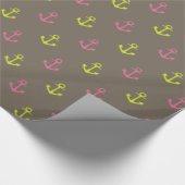 茶色、ピンク色の緑の航海のいかりパターン ラッピングペーパー (角)
