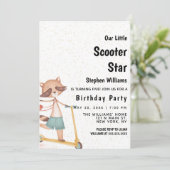 茶色 緑色 金色 ラクーン スクーター 誕生日パーティー 招待状 (スタンド正面)