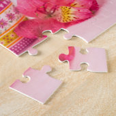 茶、クロワッサンおよび花が付いているマグ ジグソーパズル (側面)