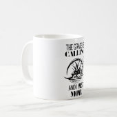 草が呼ばれて刈らねばならない コーヒーマグカップ (正面左)