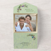 草と春の花が一つになった結婚式の招待状 オールインワン招待状 (外側)