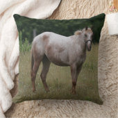 草に立っているAppaloosaの馬 クッション (ブランケット)