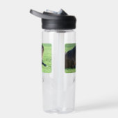 草のかわいらし中に寝そべる茶色の馬 ウォーターボトル (右面)