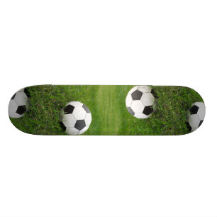 草のサッカーボール スケートボード