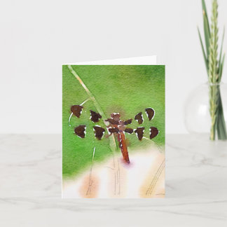 草のメッセージカードで休んでいるトンボ カード