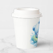 草の上で眠る可愛いベビーブルークマ 紙コップ (右)