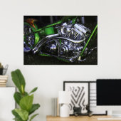 草の上にチョッパーのバイクのドラゴン ポスター (ホームオフィス)