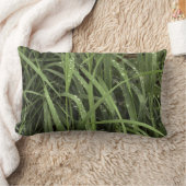 草の上に落ちる ランバークッション (ブランケット)