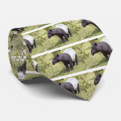 草の上のマラヤ産タピア ネクタイ (ロール)