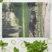 草の上の野生の七面鳥の写真 キッチンタオル (折り畳み)