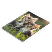 草の中で愛らしい子猫 ノートブック (左側)