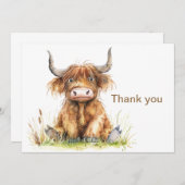 草の中に座っているハイランドの牛 サンキューカード (正面/裏面)