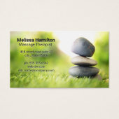 草の中に積み上げた石 (正面)