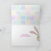 草の中のピンクと白のイースターバニー カード (内部)