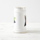 草の中の奇妙なアメリカンロビンソンバード ビールジョッキ (中央)