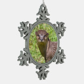 草の中の東洋の小さく爪のあるオーター スノーフレークピューターオーナメント (左)