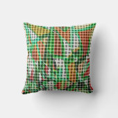 草の写真の上の編み籠のように見える クッション (裏面)