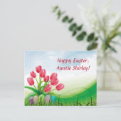 草の復活祭の編集可能チューリップと復活祭の卵 ポストカード (スタンド正面)