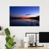 草の生えたワバムン湖の夕日 ポスター (ホームオフィス)