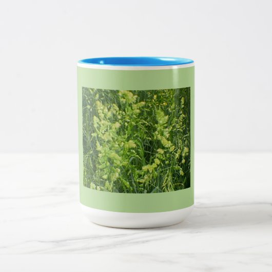 草の種の開花 ツートーンマグカップ (中央)