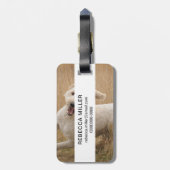 草の間を通走るゴルデンドル ラゲッジタグ (裏面縦)