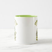 草の魔法使い-自然な治療のハーブ、健康 ツートーンマグカップ (中央)