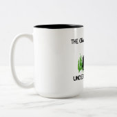 草は私のウインナーのホットドッグの下で緑です ツートーンマグカップ (左)