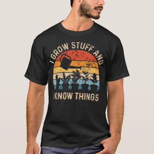 草を育てて知識がある面白い植物好き Tシャツ (正面)