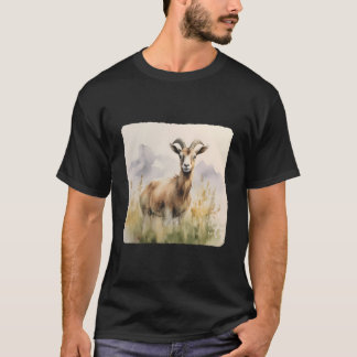 草原で草を食べるヤギ Tシャツ