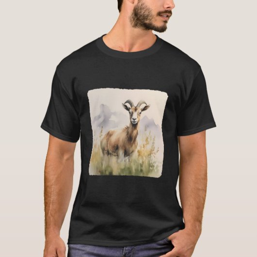 草原で草を食べるヤギ Tシャツ (正面)