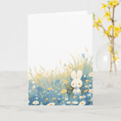 草原に隠れている白うさぎ カード (黄色い花)