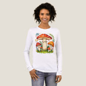 草原の野生のきのこや花 トライブレンドTシャツ (正面全体)