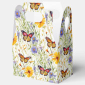 草地にデイジーと蝶 フェイバーボックス (見開き)