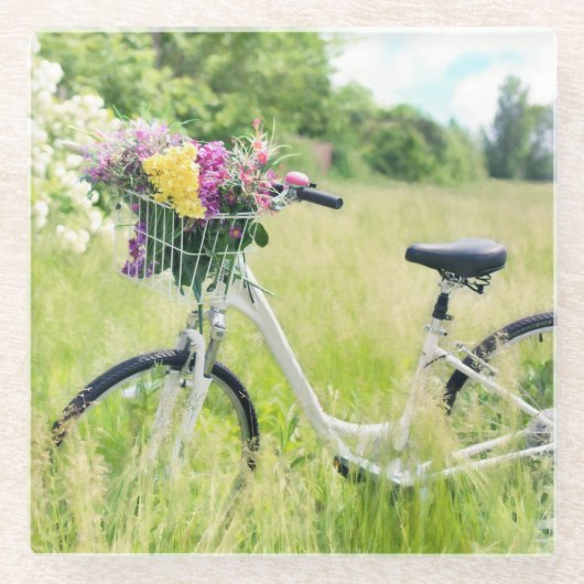 草地に花かご入り自転車 ガラスコースター (正面)