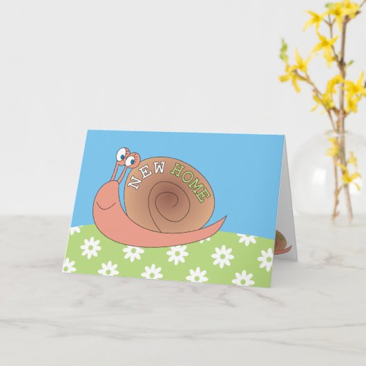 草地のグリーティングカードに登場する、かわいいカタツムリ カード (黄色い花)