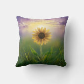 草白熱［赤熱］光を放つ畑のひまわり クッション (裏面)