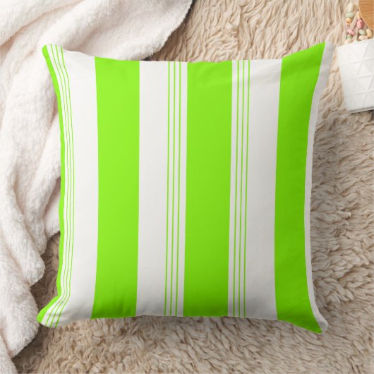草色のリバーシブルキャンデーのストライプで及び無地のな枕 クッション (ブランケット)